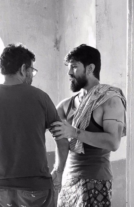 ఒకేసారి రెండు సినిమాలతో బిజీగా సుకుమార్ — రెండూ రామ్ చరణ్ ప్రాజెక్ట్లే! 🔥